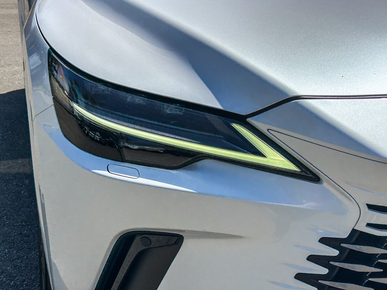 Used 2023 EMINENT WHITE PEA Lexus RX 350 PREMIUM PL image 4