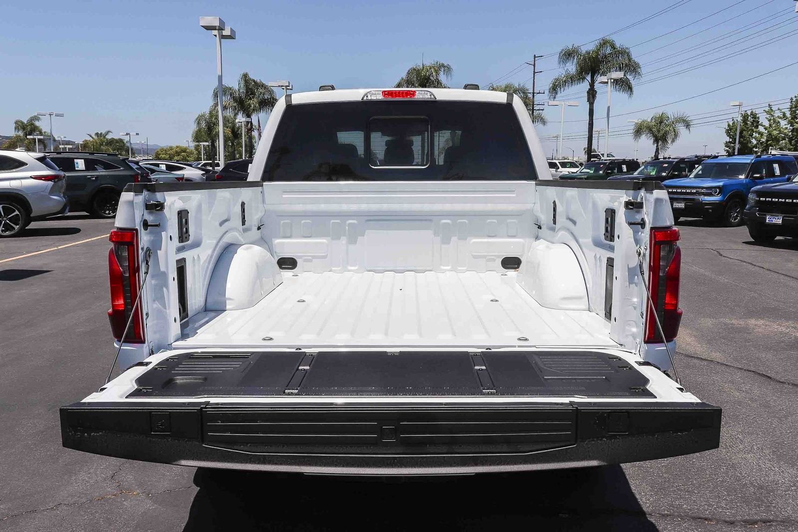 New 2026 Oxford White Ford XLT image 27