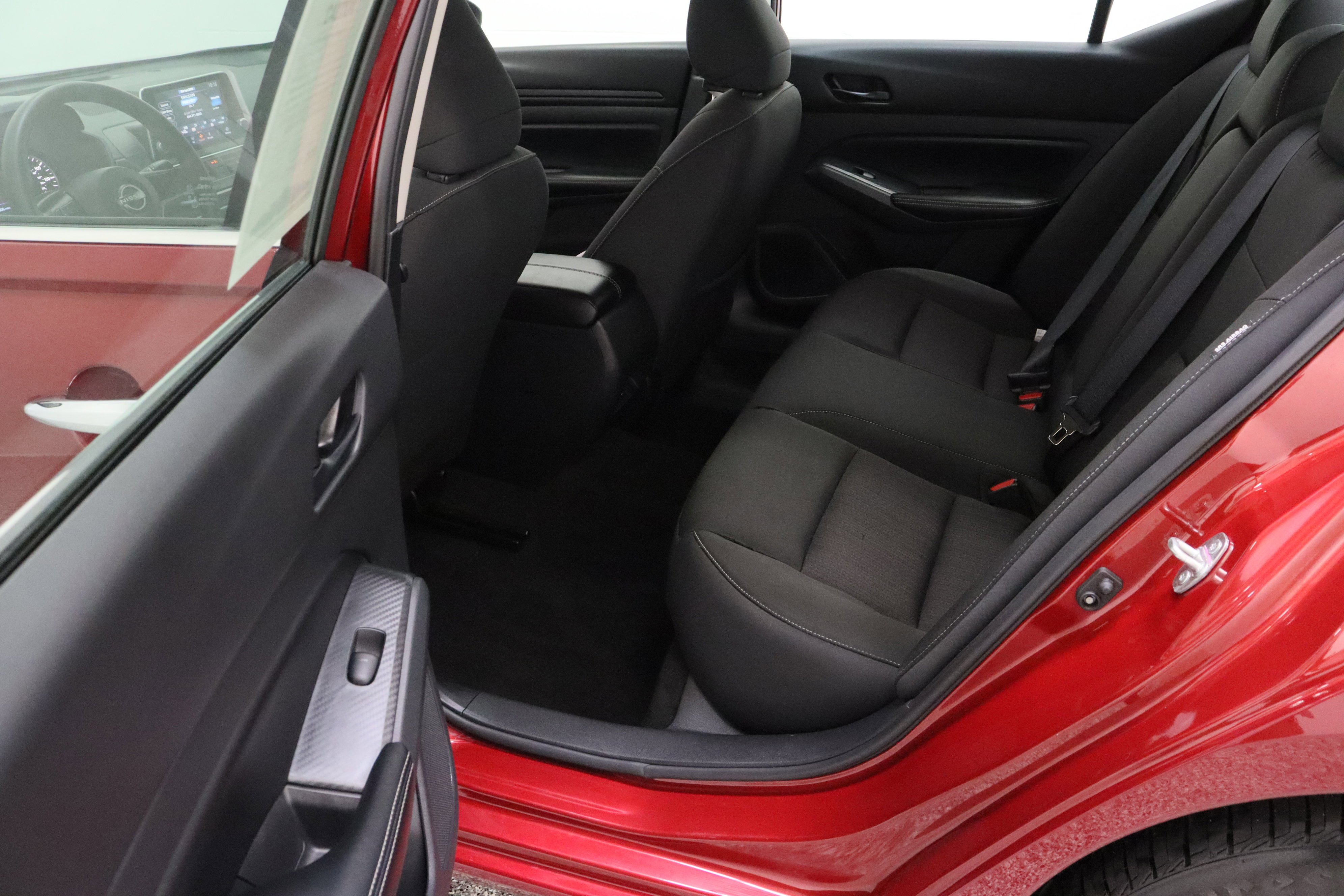 2025 Nissan Altima SV - Photo 28