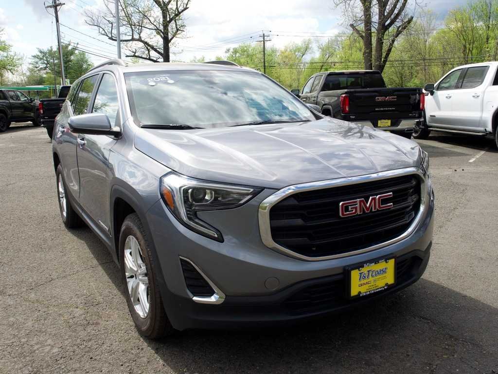 Used 2021 Satin Steel Metallic GMC SLE image 3