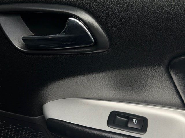 Used 2020 Gray Dodge SE image 21