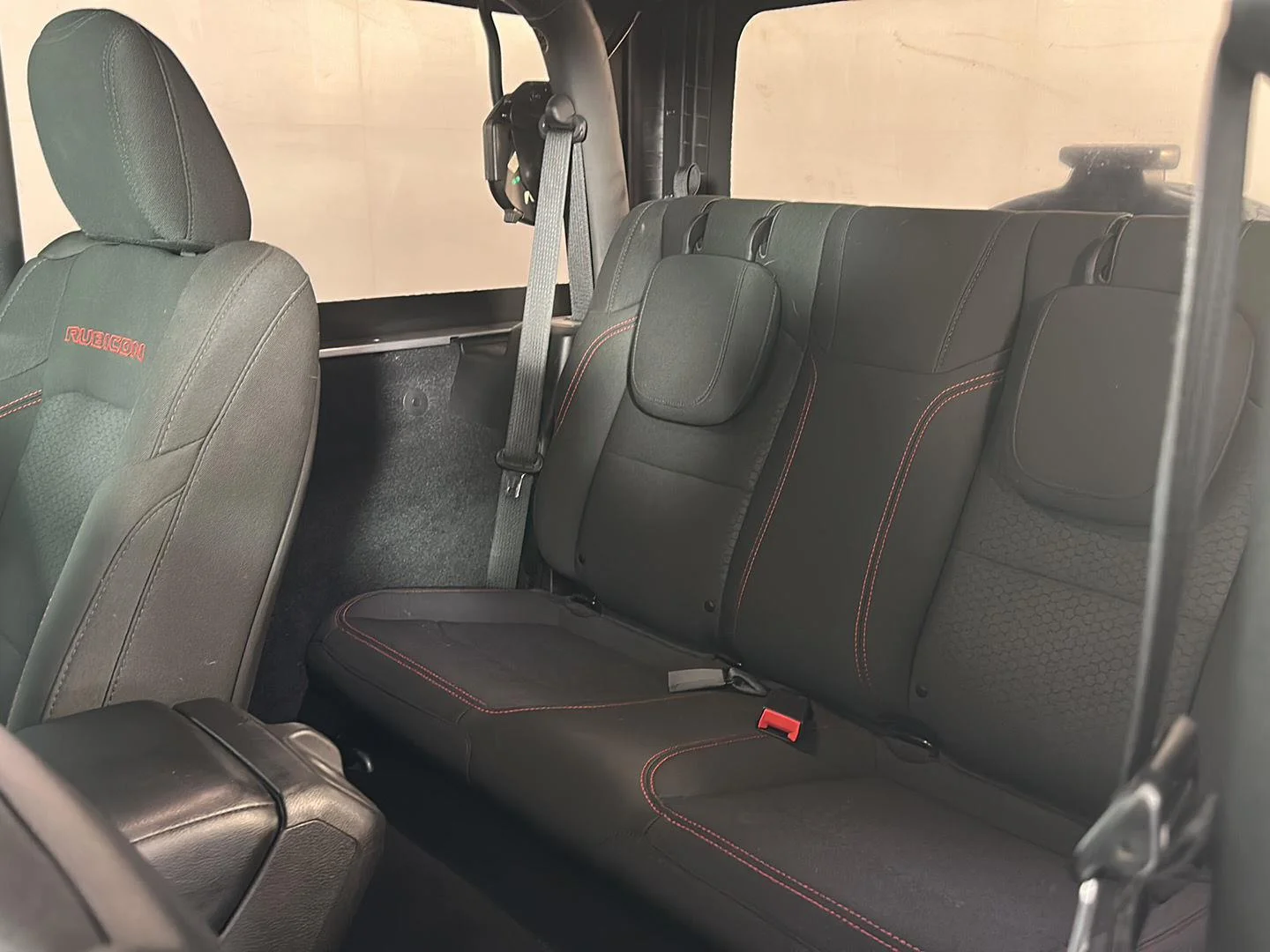 Used 2021 Billet Silver Metallic Clearcoat Jeep Rubicon image 24