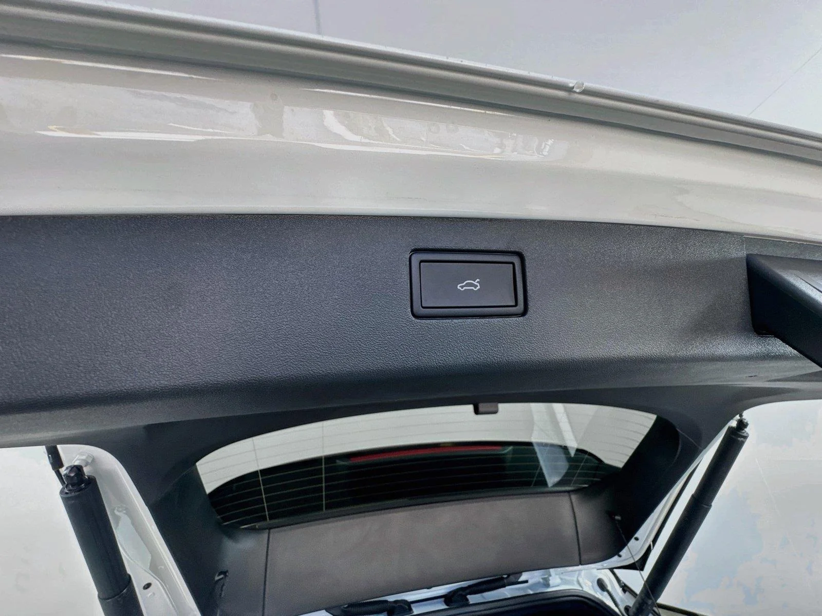 New 2026 WHITE Volkswagen SE R-Line Black image 34
