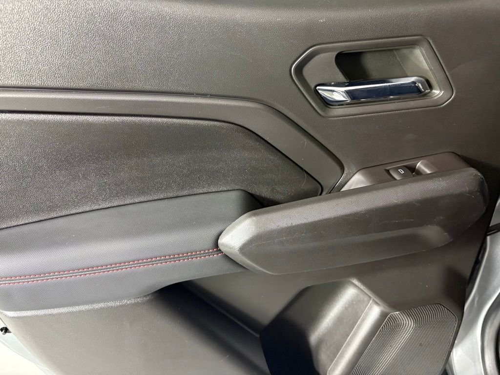 Used 2023 Gray Chevrolet Z71 image 33