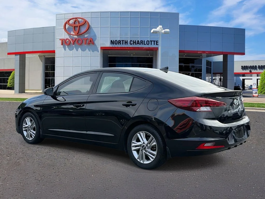 Used 2020 Black Hyundai Value Edition image 4