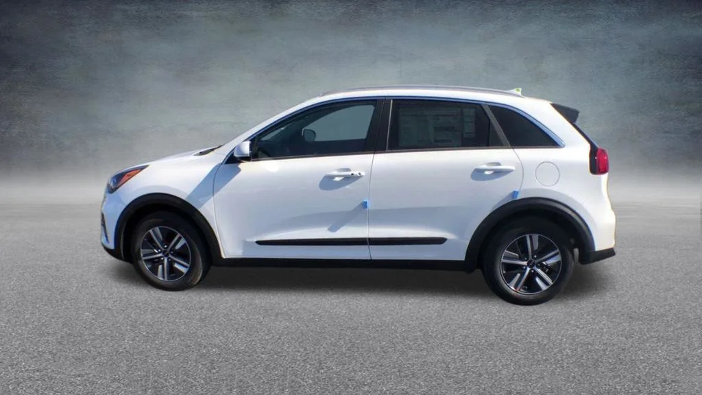Used 2022 White Kia EX Premium image 14