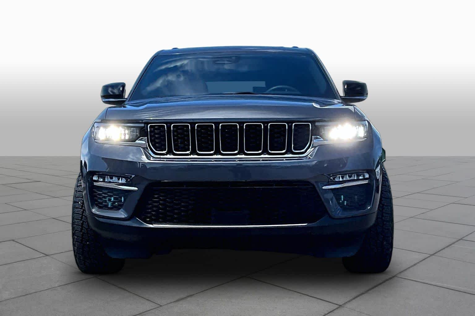 Used 2024 Baltic Gray Metallic Clearcoat Jeep  image 4