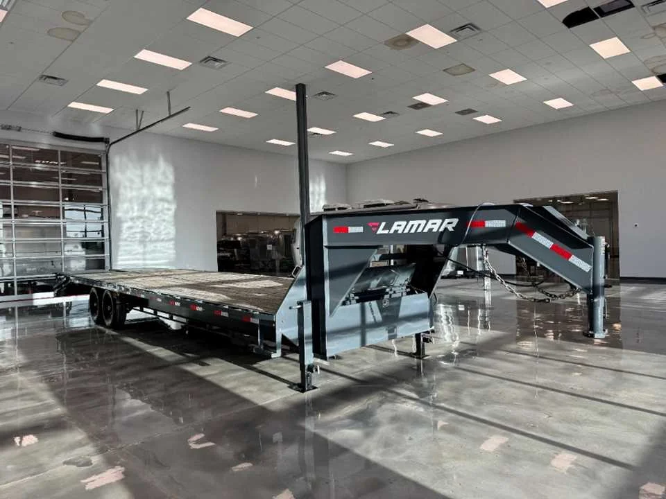 Used 2022  LAMAR  image 4