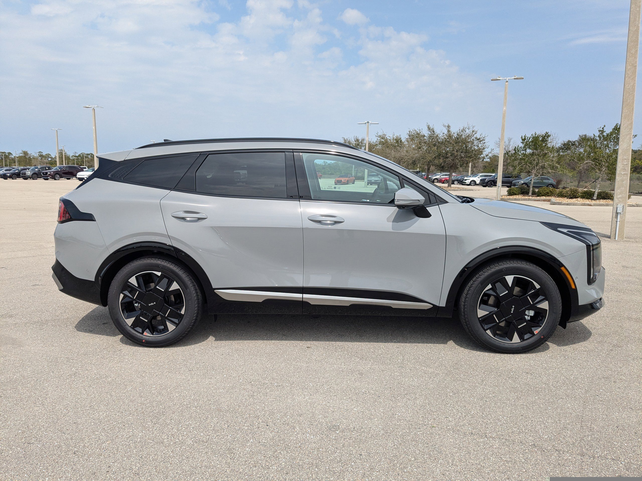New 2026 Wolf Gray Kia SX Prestige image 4