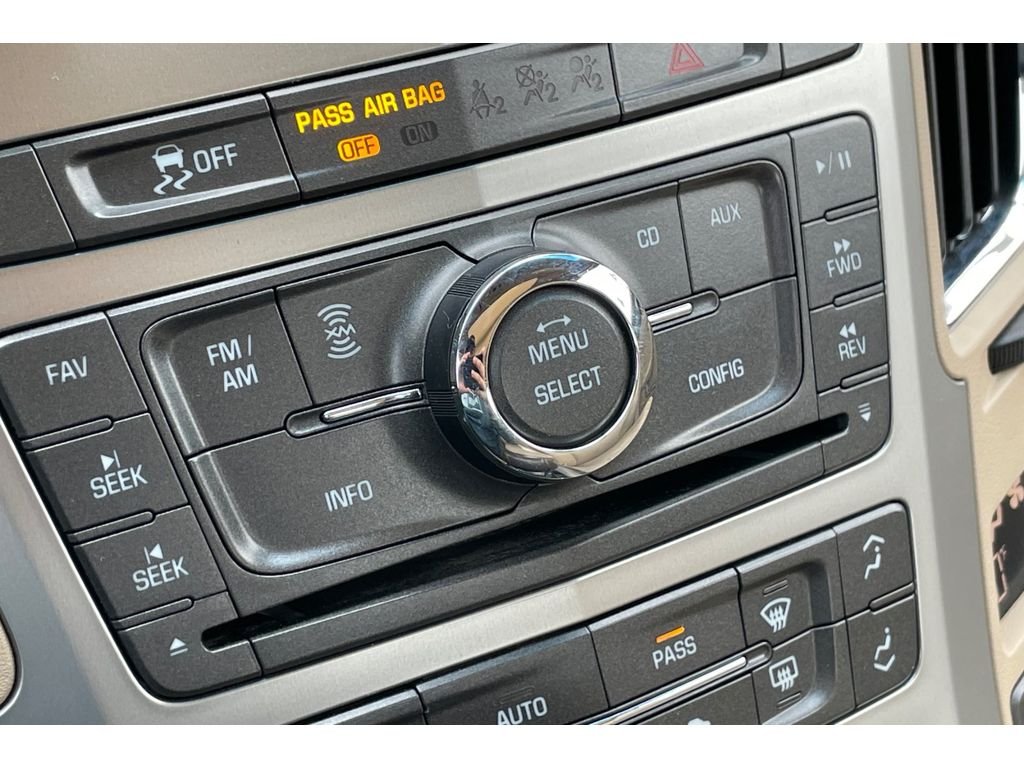 Used 2013 White Diamond Tricoat Cadillac Luxury image 29