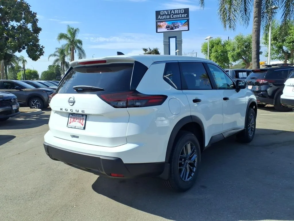 New 2026 Glacier White Nissan S image 2