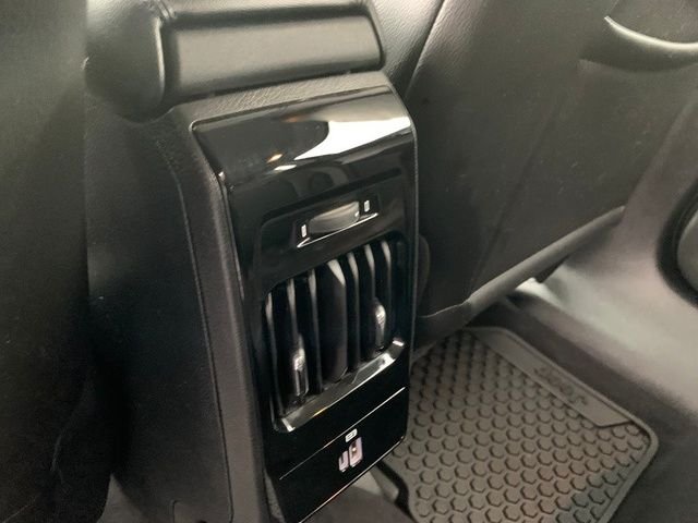 Used 2022 Black Jeep Latitude Lux image 18
