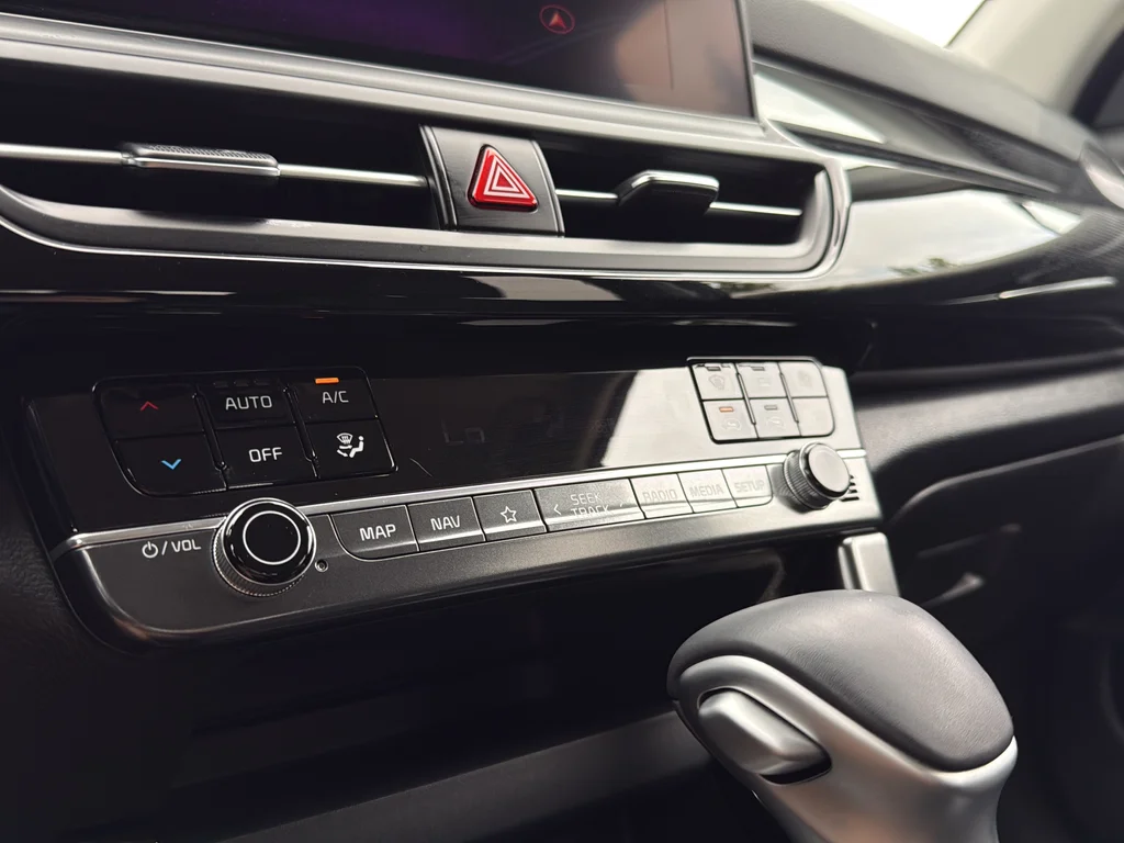 Used 2024 Pluton Blue/Black Roof Kia S image 19