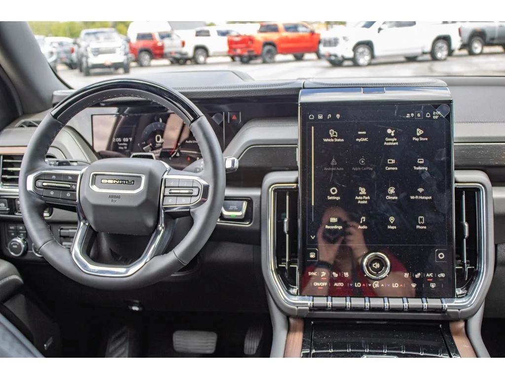 2026 GMC Yukon Denali - Photo 28