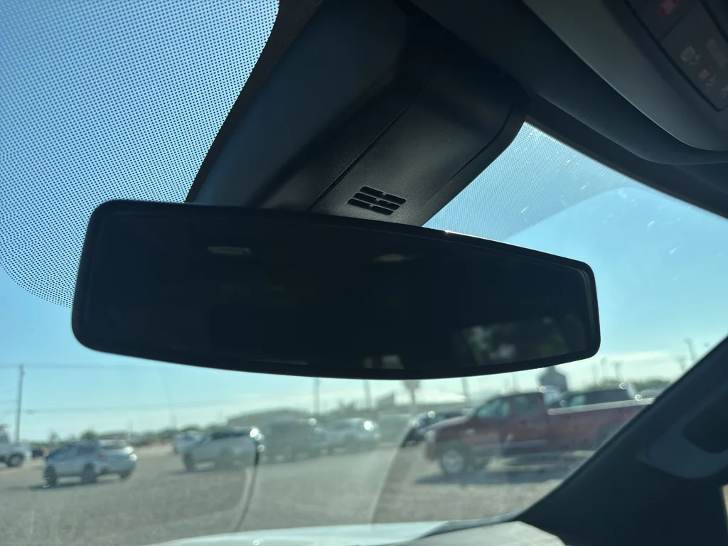 Used 2021 Summit White GMC SLE image 24