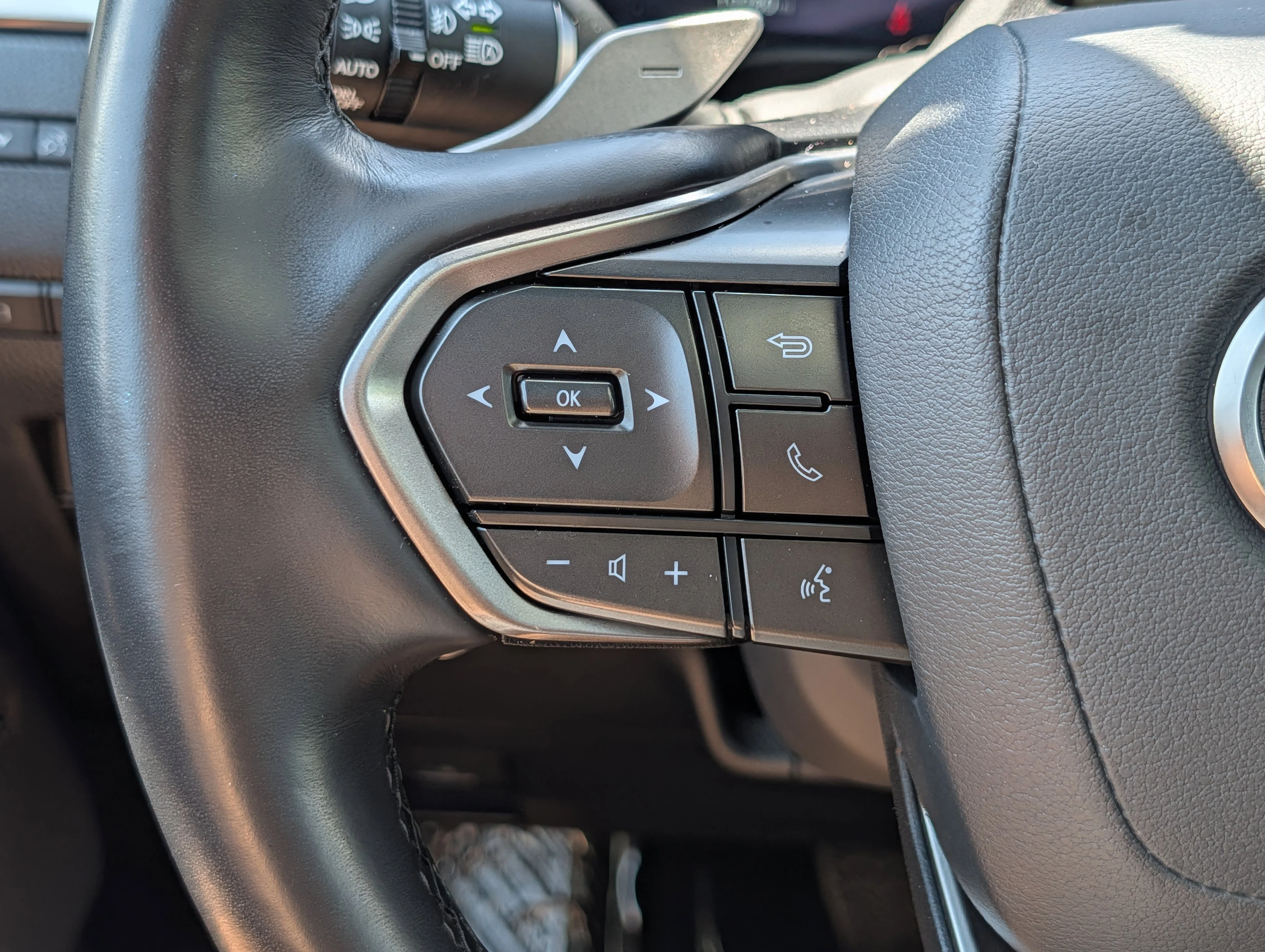 Used 2024 Nebula Gray Pearl Lexus GX 550 Luxury+ image 31