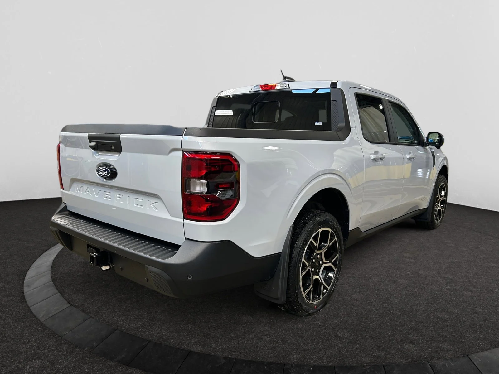 New 2026 Space White Metallic Ford Lariat image 5