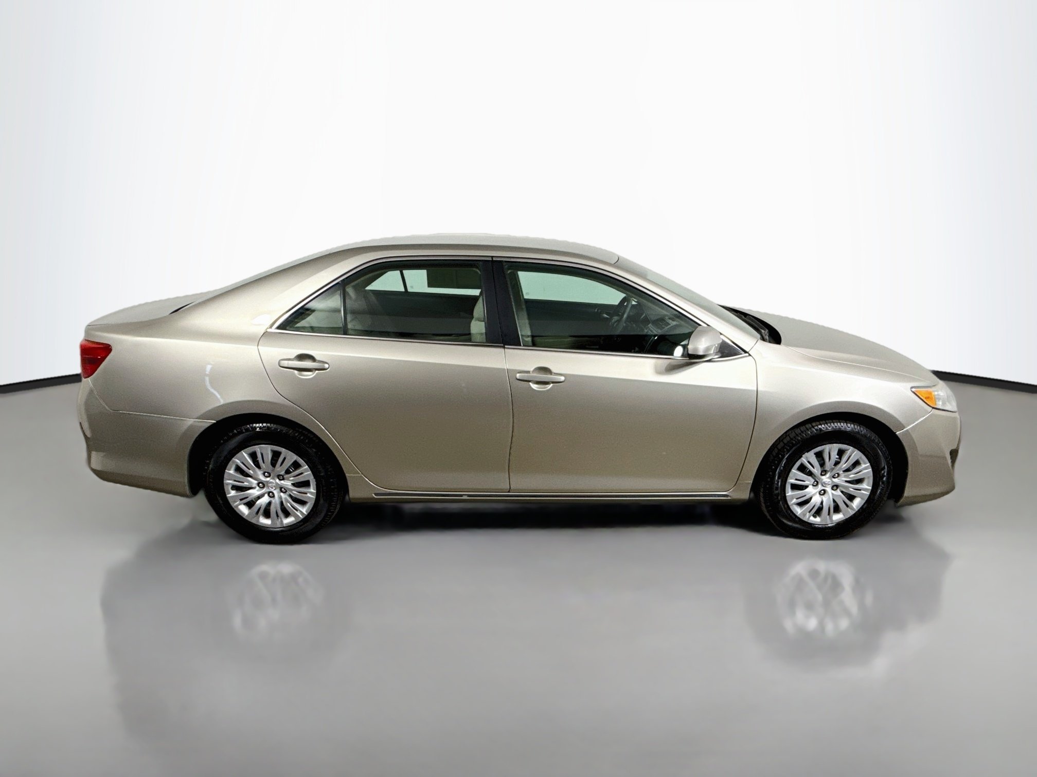 Used 2014 Creme Brulee Mica Toyota LE image 8