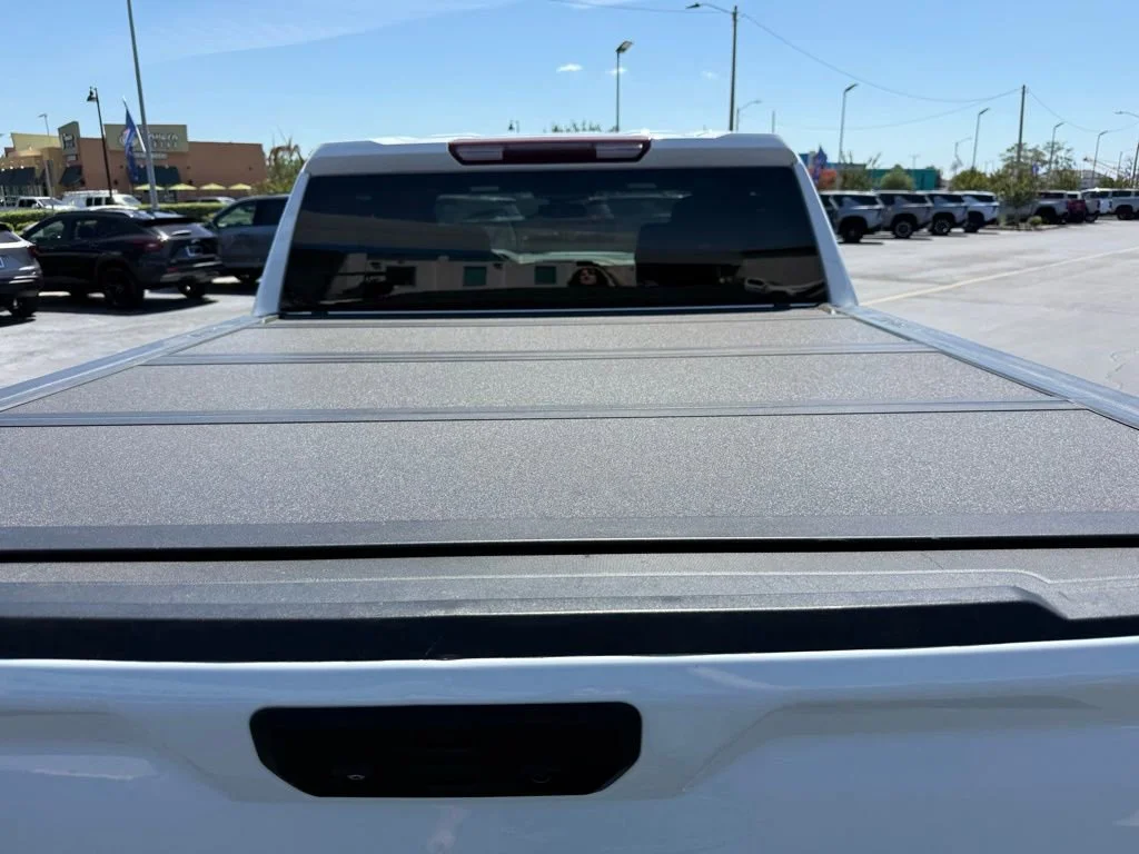 2023 GMC Sierra 1500 SLT - Photo 12