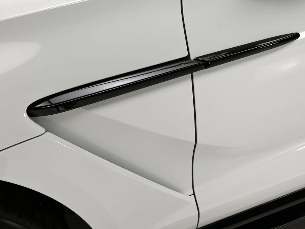 New 2026 Lunar White Aston Martin 707 image 28