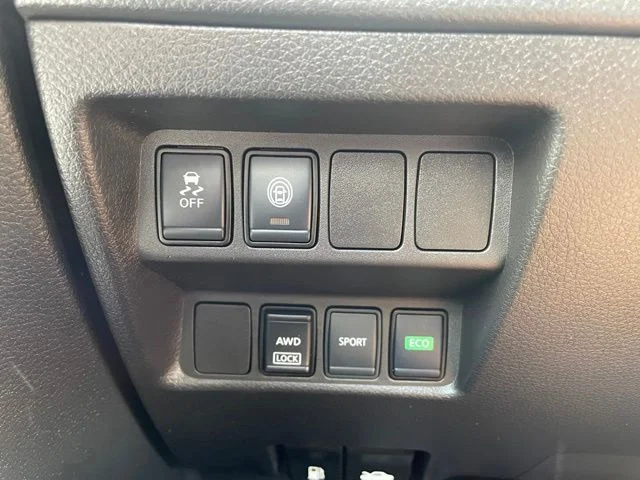 Used 2020 Black Nissan S image 12