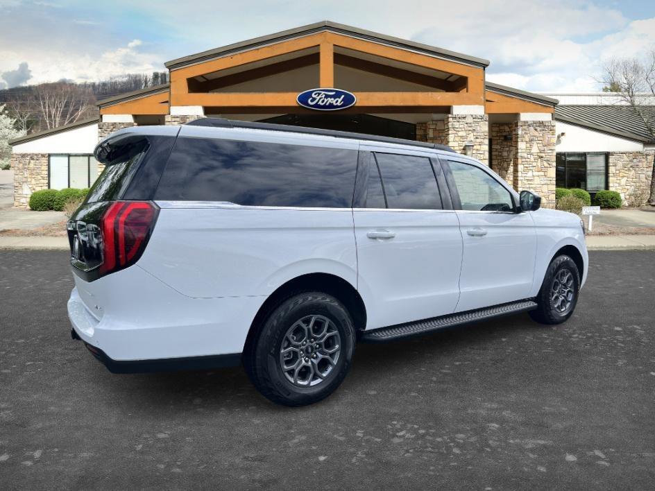 Used 2025 Oxford White Ford Active image 5