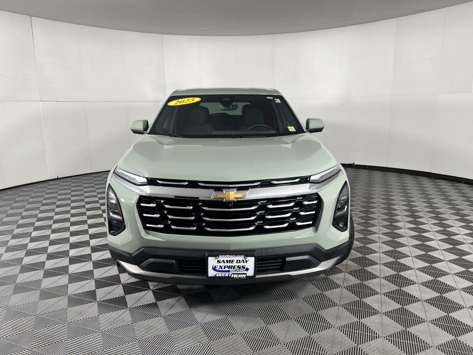 Used 2025 Cacti Green Chevrolet AWD LT image 5