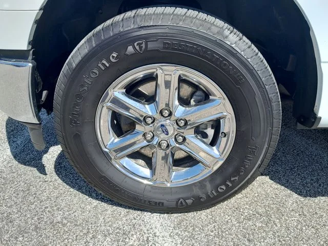 Used 2024 Oxford White Ford XLT image 9