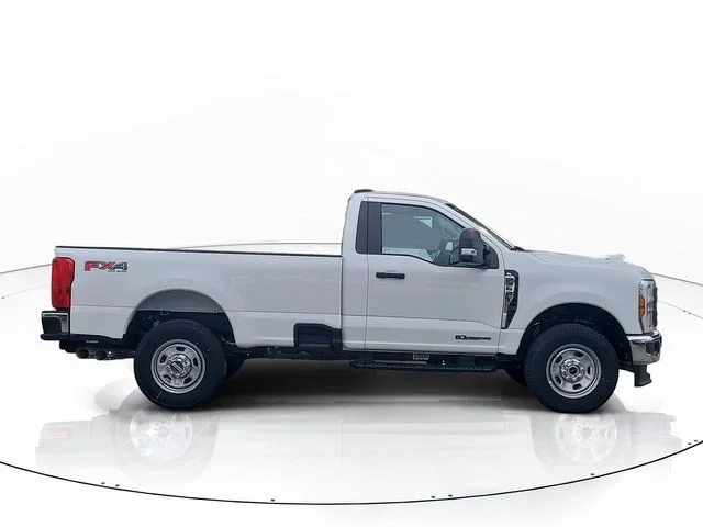 New 2026 Oxford White Ford XL image 4