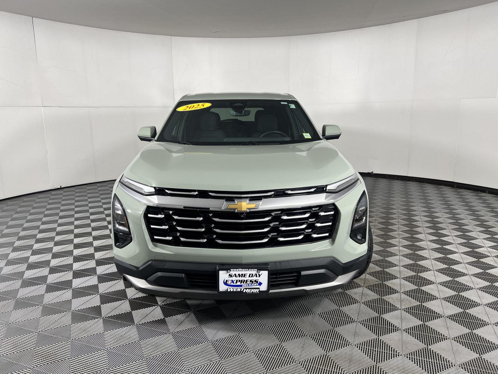 Used 2025 Cacti Green Chevrolet AWD LT image 5