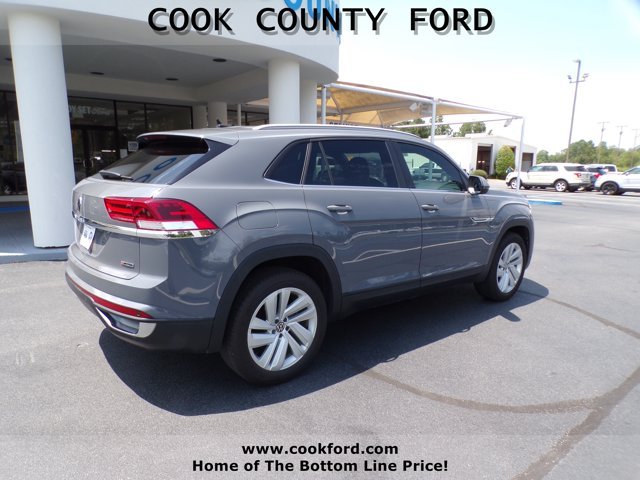 Used 2021 Pure Gray Volkswagen 2.0T SE w/Technology image 9
