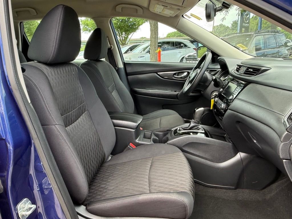 Used 2018 Blue Nissan S image 27
