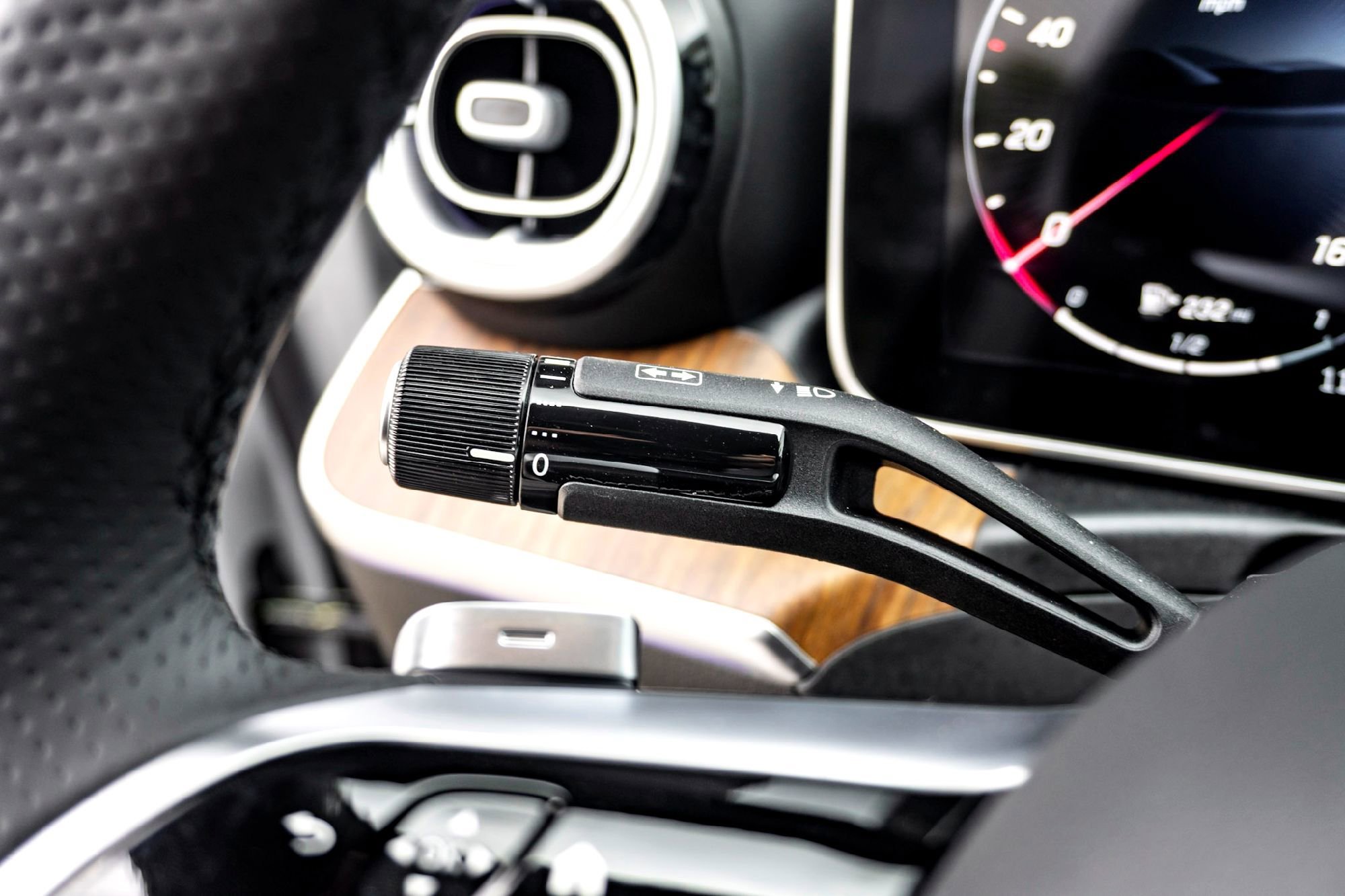 2025 Mercedes-Benz C-Class Sedan C 300 - Photo 19