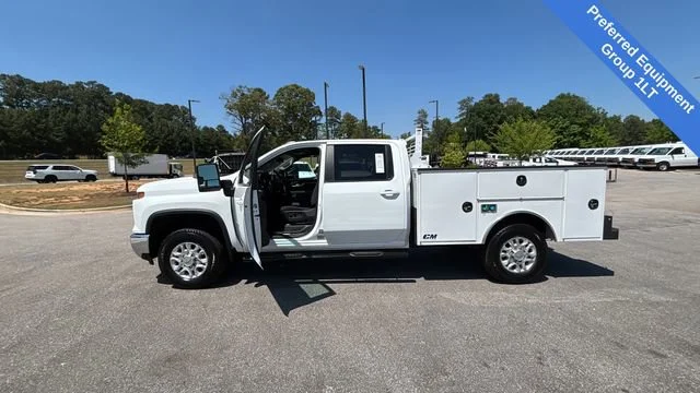 Used 2025 Summit White Chevrolet LT image 14