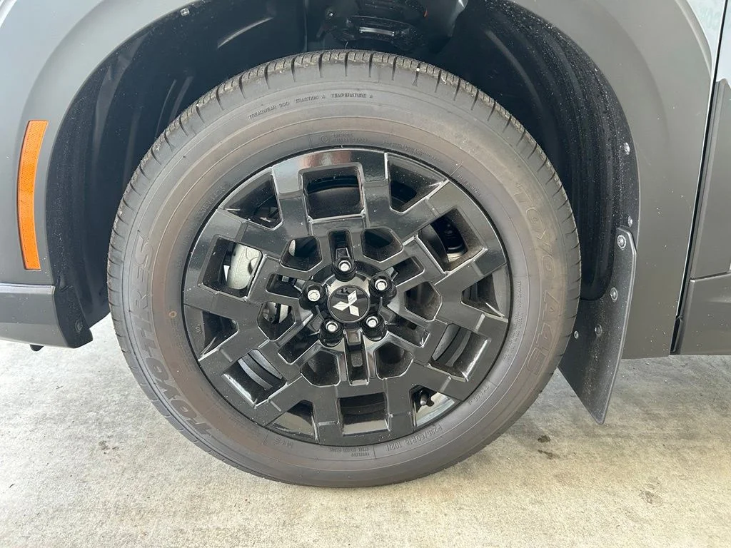 New 2026 Gray Mitsubishi Trail Edition image 15