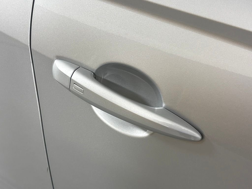 Used 2024 Silver Nissan 2.5 SR image 15