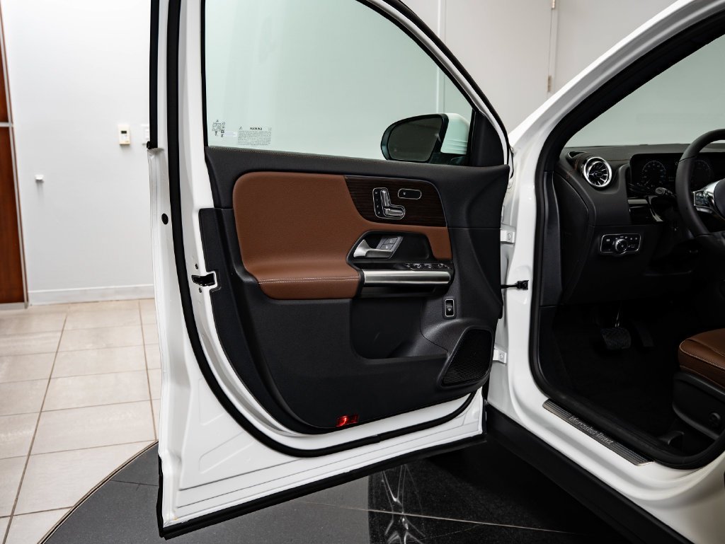 New 2026 Polar White Mercedes-Benz GLA 250 image 26