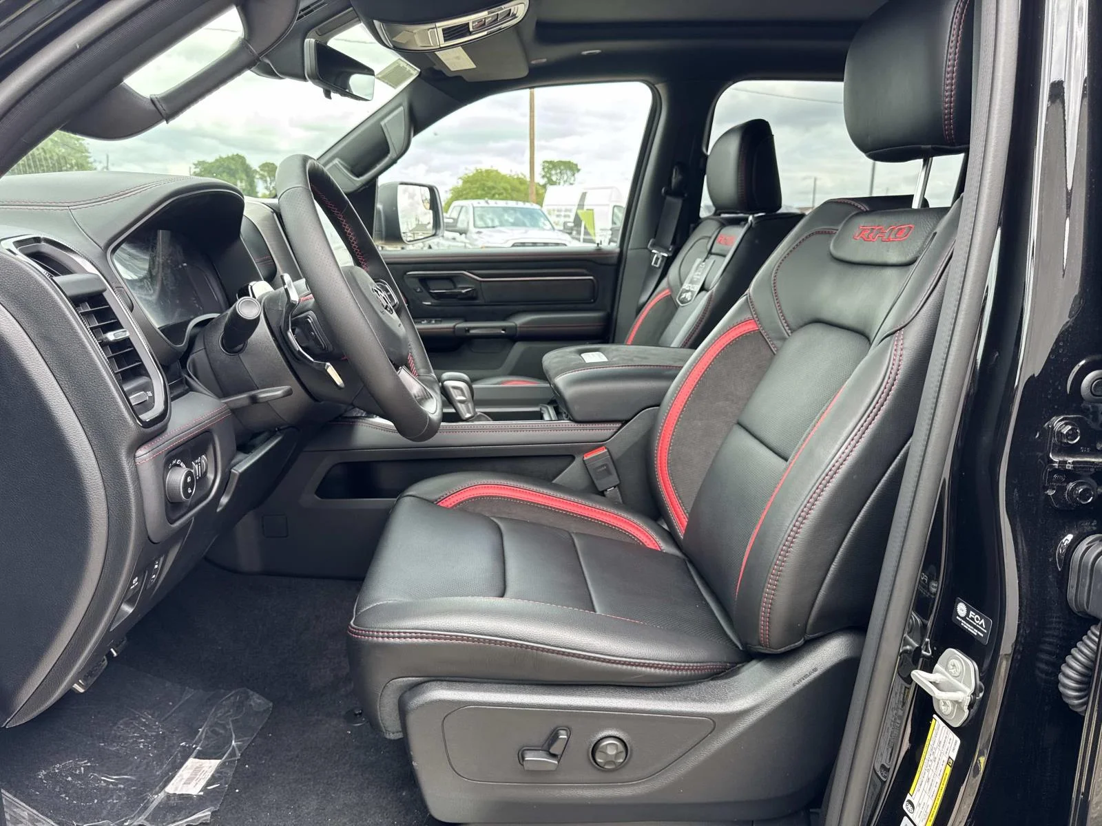 New 2026 Diamond Black Crystal Pearl-Coat Exterior Paint RAM RHO image 9