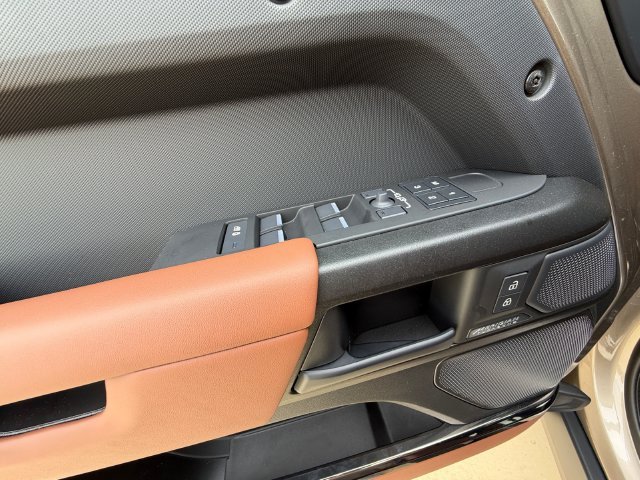 New 2026 Petra Copper Land Rover OCTA image 11