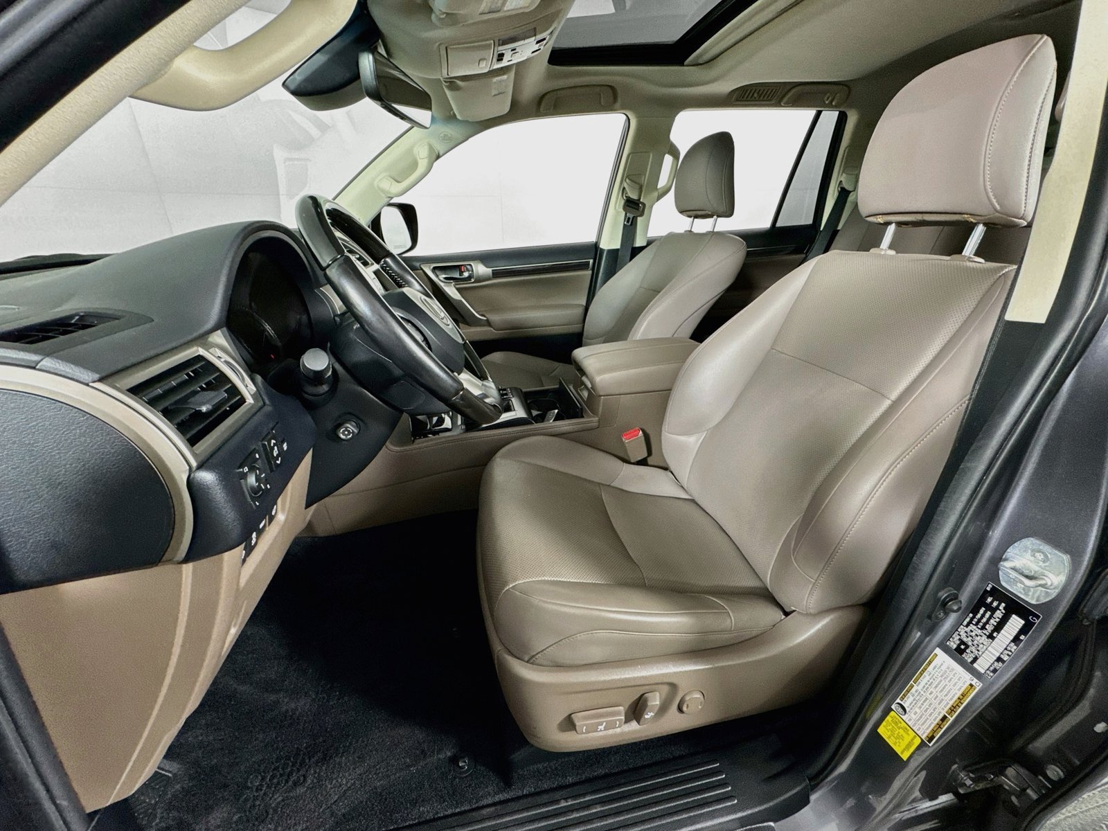 Used 2021 Gray Pearl Lexus 460 image 12