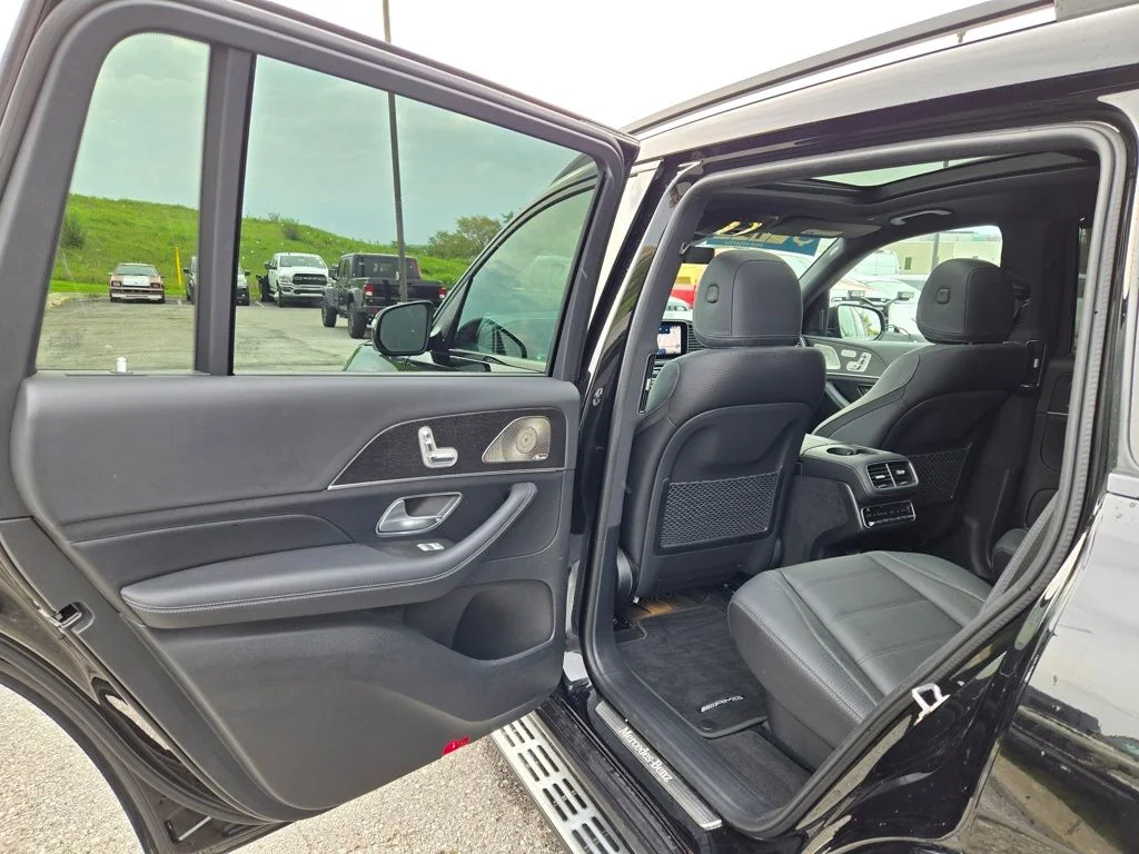 Used 2024 Black Mercedes-Benz GLS 450 image 27