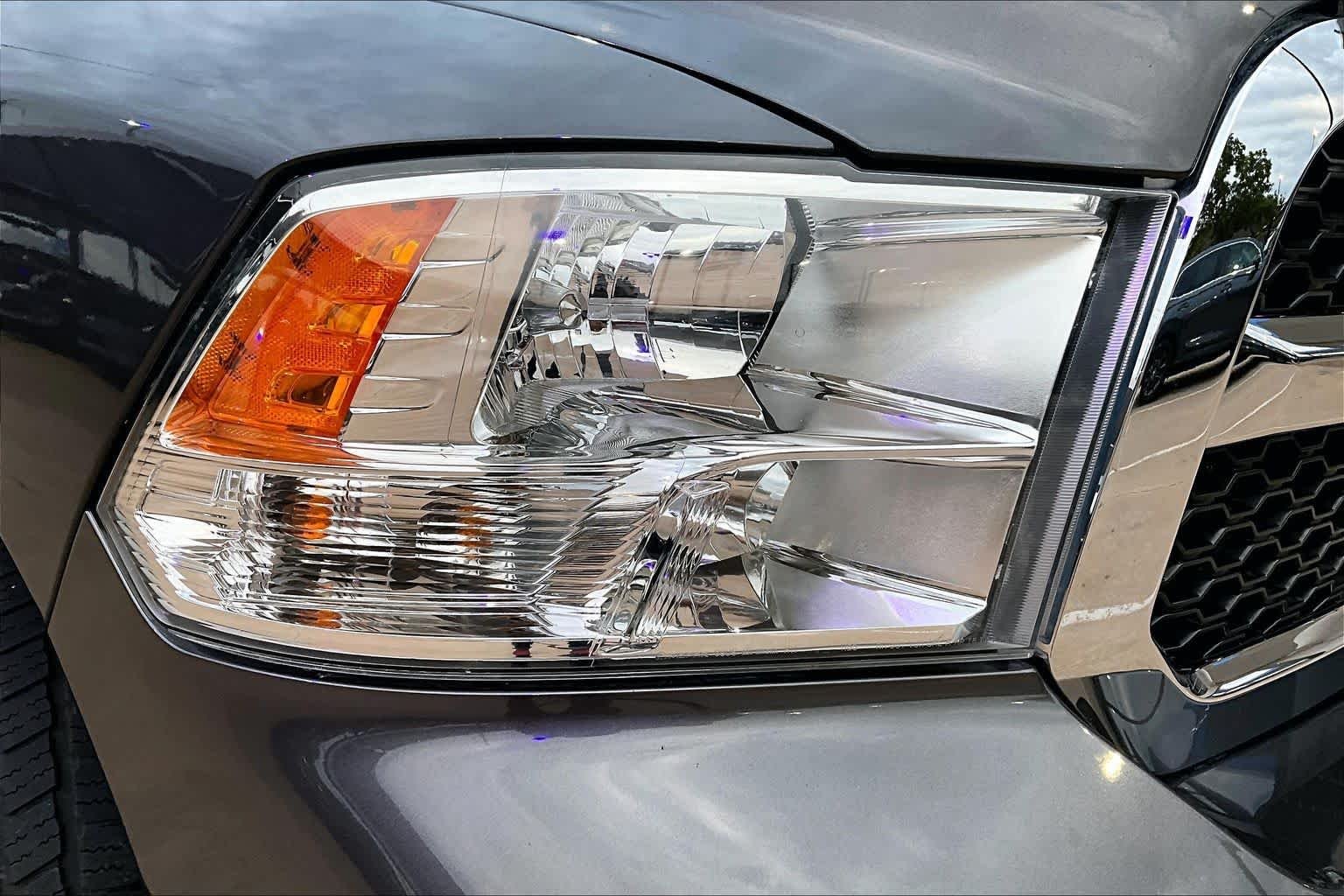 Used 2024 Granite Crystal Metallic Clearcoat Ram Tradesman image 25