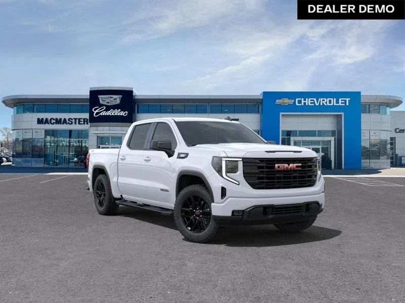 Used 2025  GMC Elevation image 1