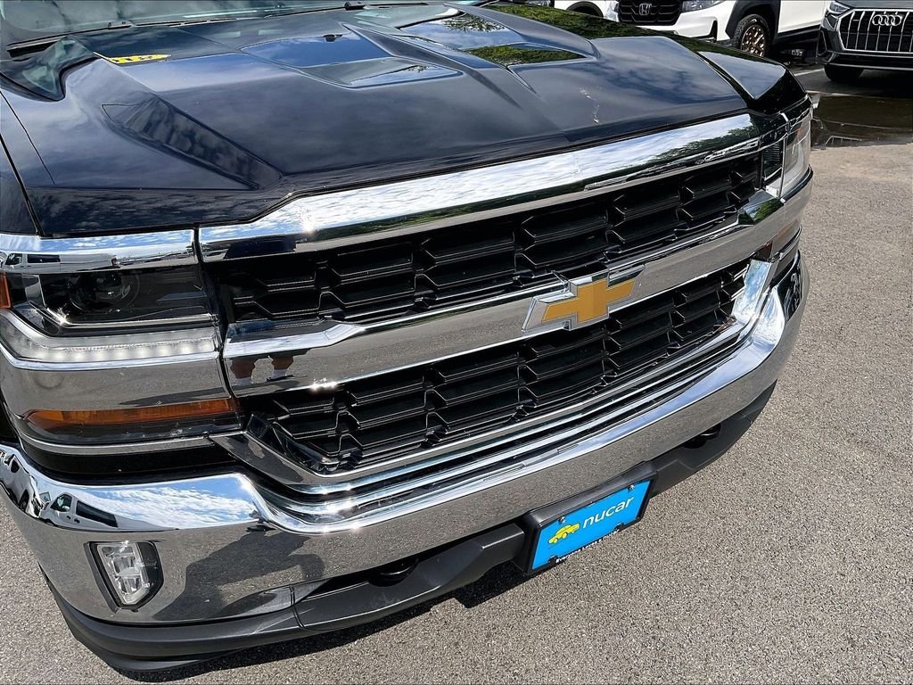 Used 2018 Black Chevrolet LT image 30