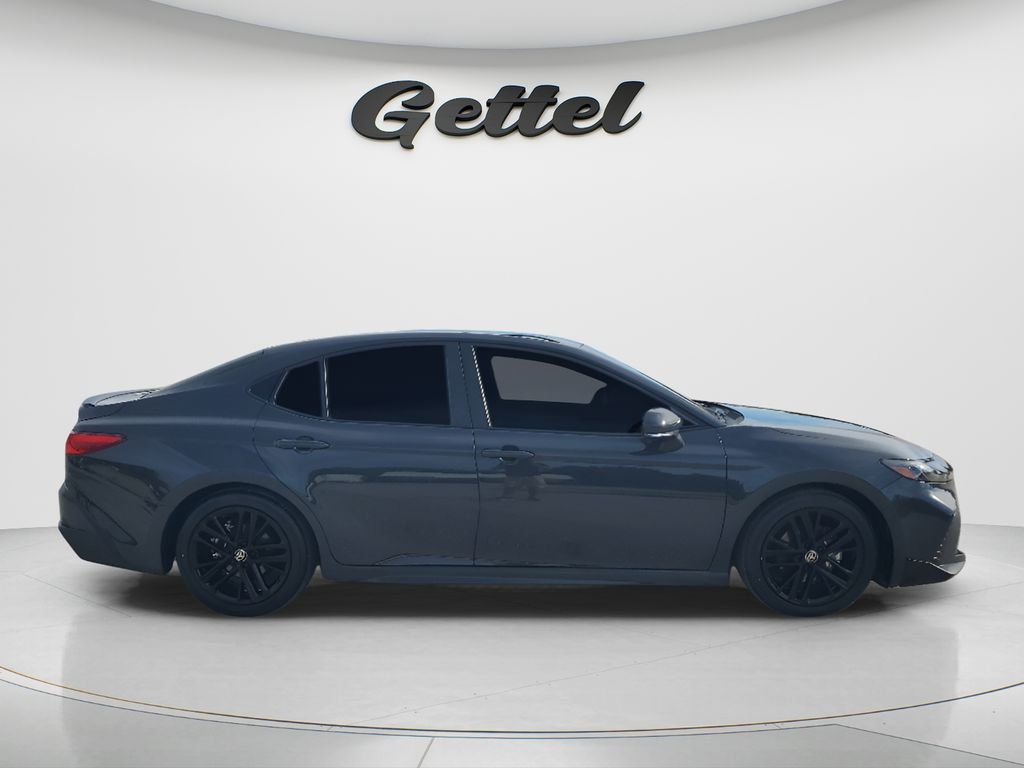 Used 2025  Toyota SE image 4