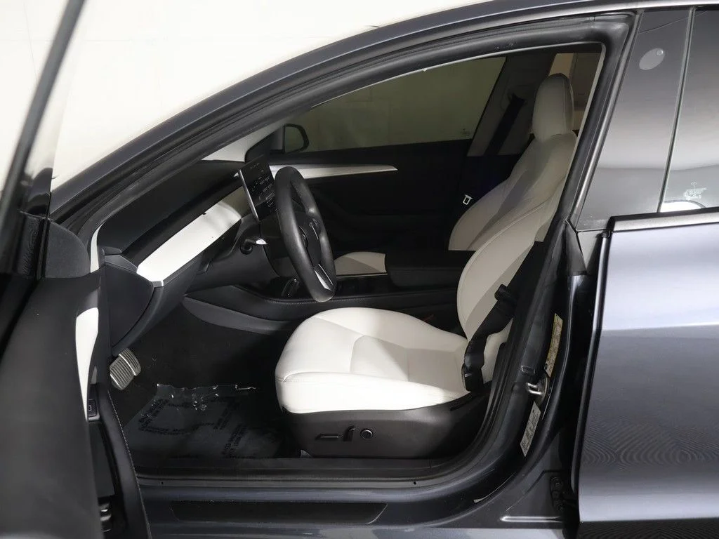 Used 2022 Silver Tesla Long Range image 31