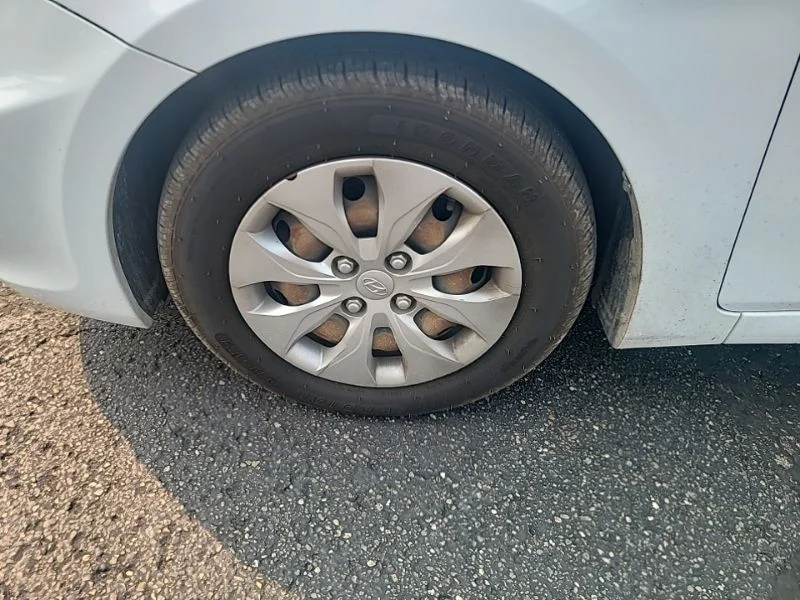 Used 2017 White Hyundai SE image 10