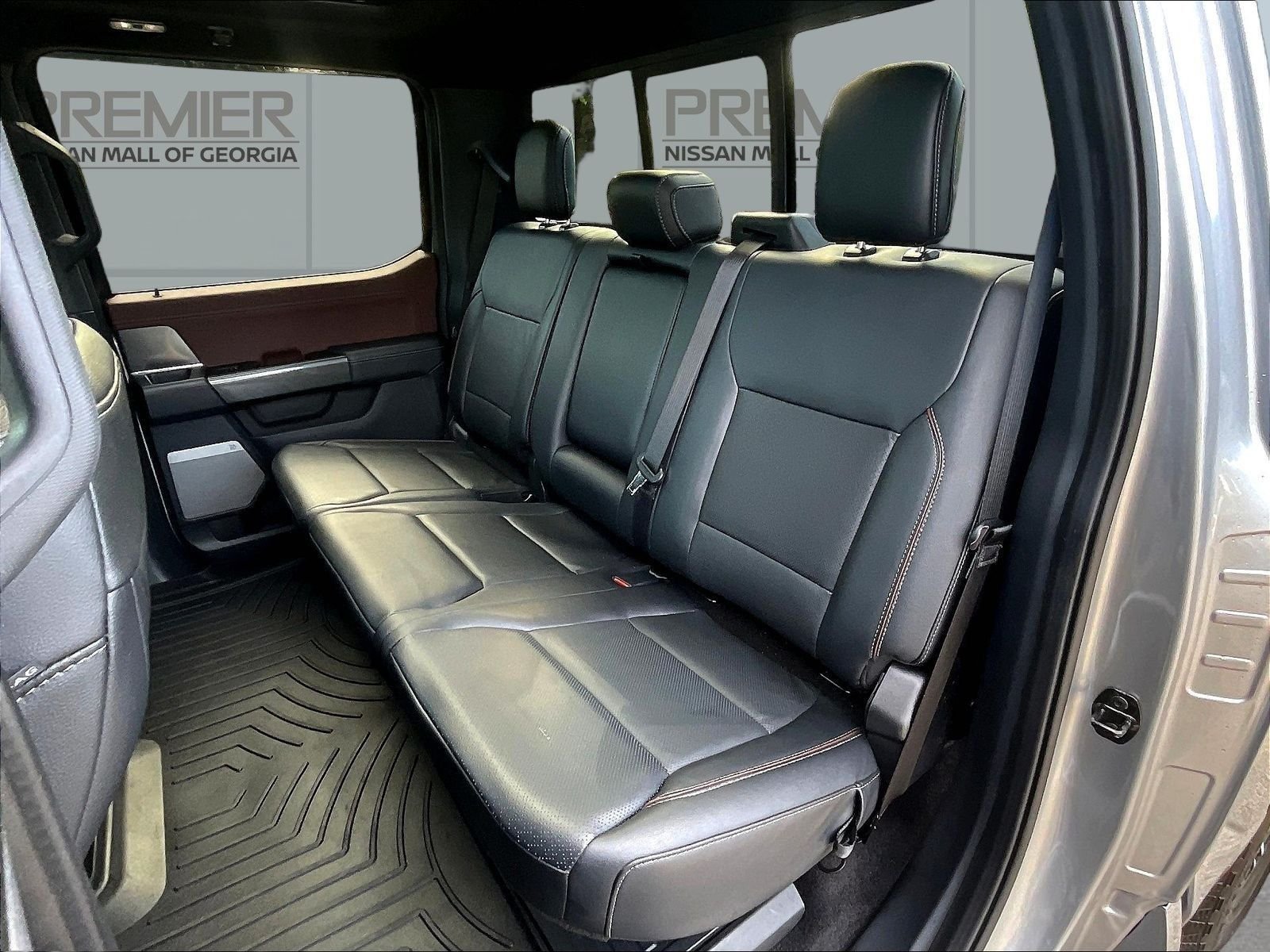 Used 2022 Silver Ford Lariat image 24