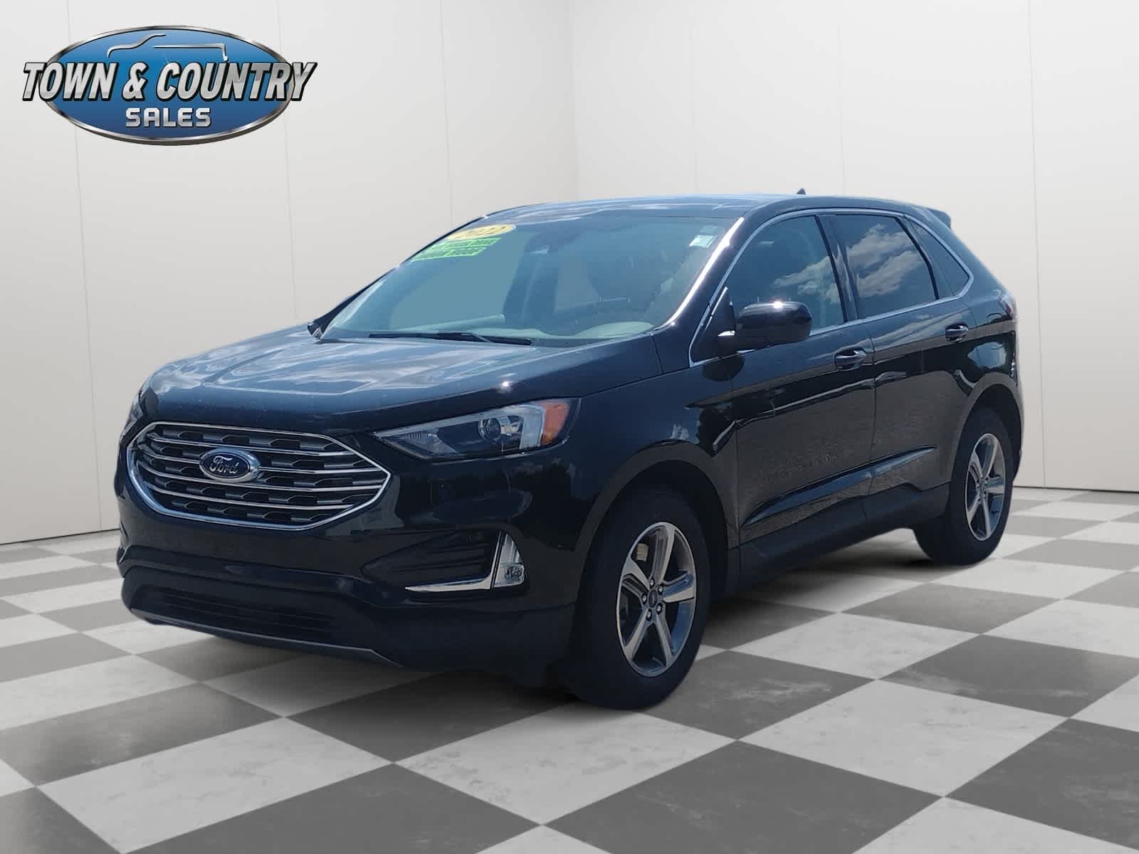 Used 2022 Agate Black Metallic Ford SEL image 3