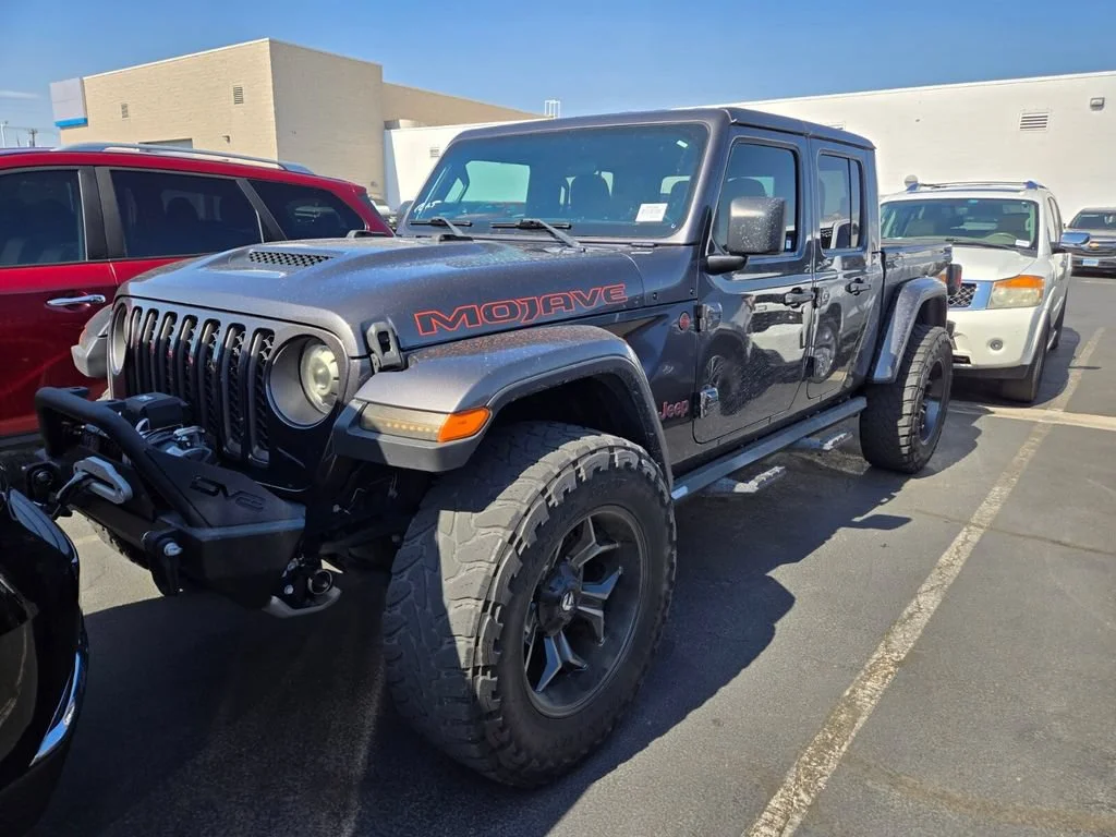 Used 2021 Granite Crystal M Jeep Mojave image 4